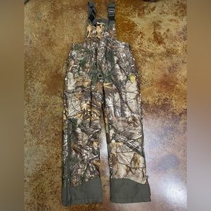 Insulated Bib Overalls Camo Youth Medium size 8-10